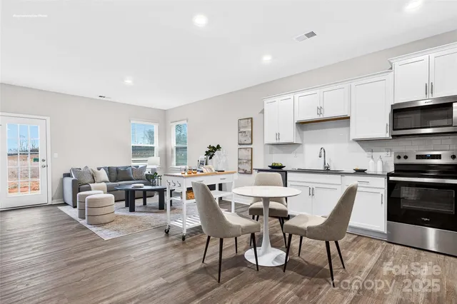 $299,000 | 639 13th Ave Drive Northeast, Hickory, NC 28601