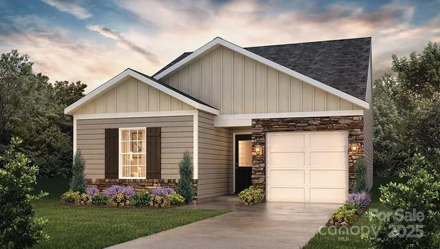 $299,000 | 639 13th Ave Drive Northeast, Hickory, NC 28601