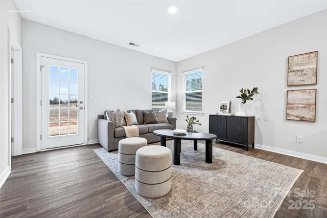 $299,000 | 639 13th Ave Drive Northeast, Hickory, NC 28601