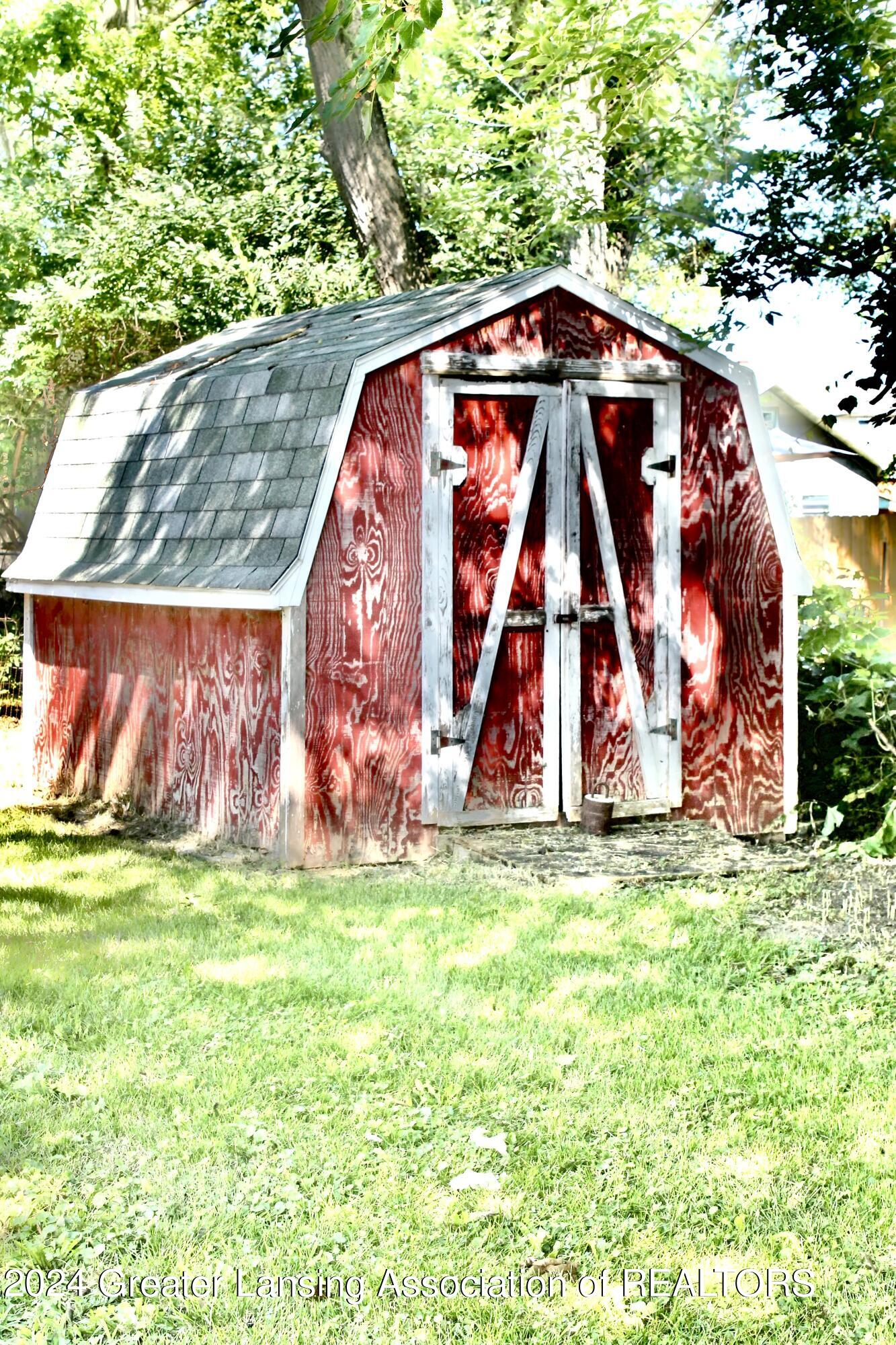 4100 Pleasant Grove Road Lansing, MI 48910 - Photo 12 of 14 IMG_1017