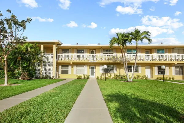 $2,800 | 1001 Flame Vine Avenue, Unit 202, Delray Beach, FL 33445