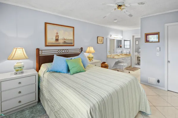 $2,800 | 1001 Flame Vine Avenue, Unit 202, Delray Beach, FL 33445