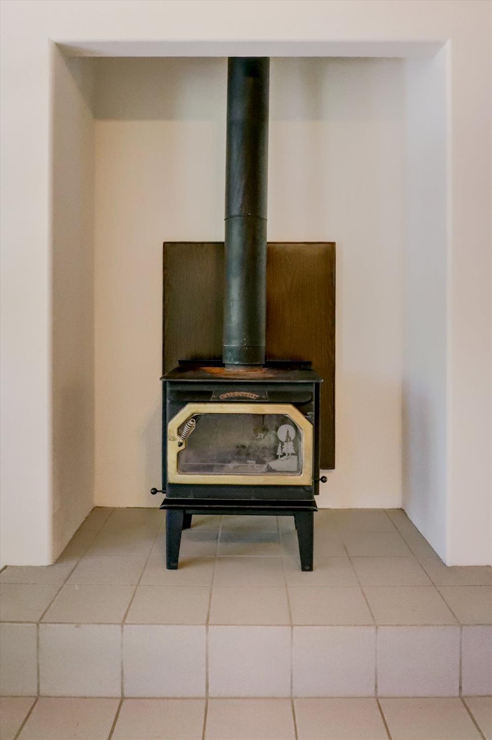 16479 Brewer Road Grass Valley, CA 95949 - Photo 5 of 33 a view of workspace