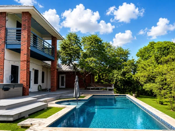 $825,000 | 14806 Circle J Trail, Helotes, TX 78023