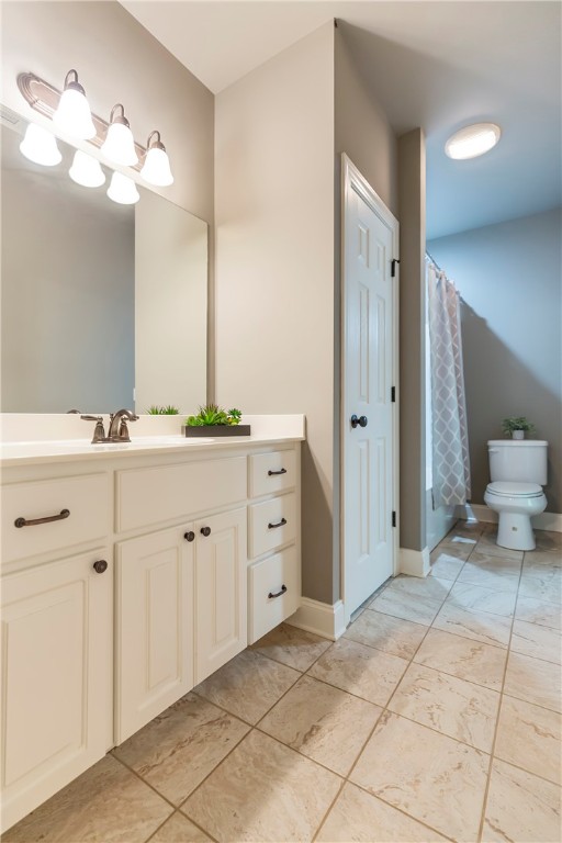 150 Osborne Road Townville, SC 29689 - Photo 31 of 50 Jack and Jill Bath with Vanity, linen closet and s