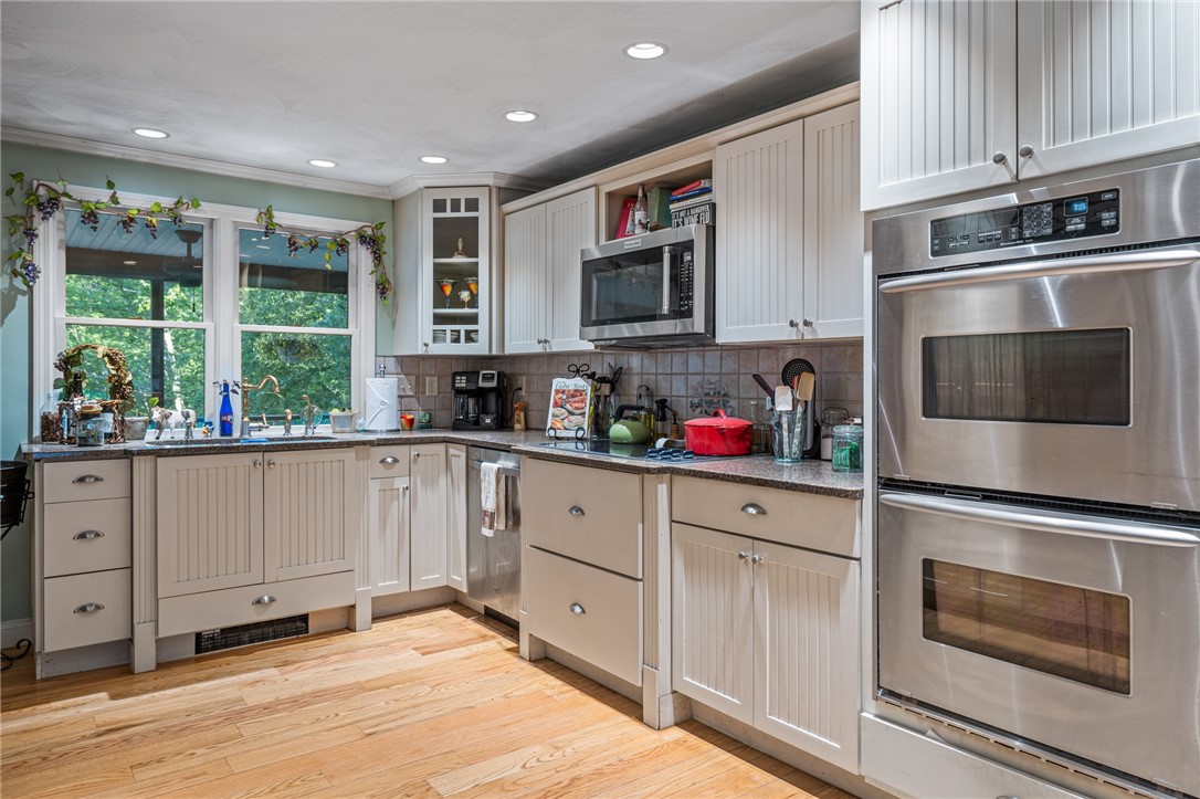 6025 Flat River Road Coventry, RI 02827 - Photo 20 of 36