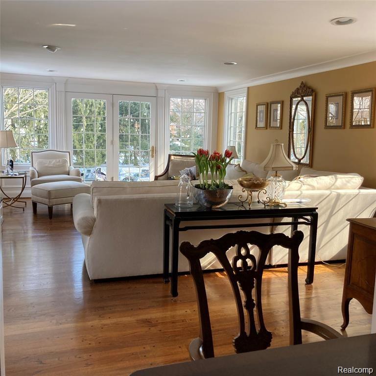 566 Lahser Road Bloomfield Hills, MI 48301 - Photo 12 of 29 FAMILY ROOM