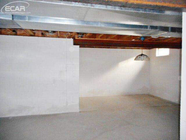 4137 East Carpenter Road Flint, MI 48506 - Photo 22 of 26 20452965-24.JPG