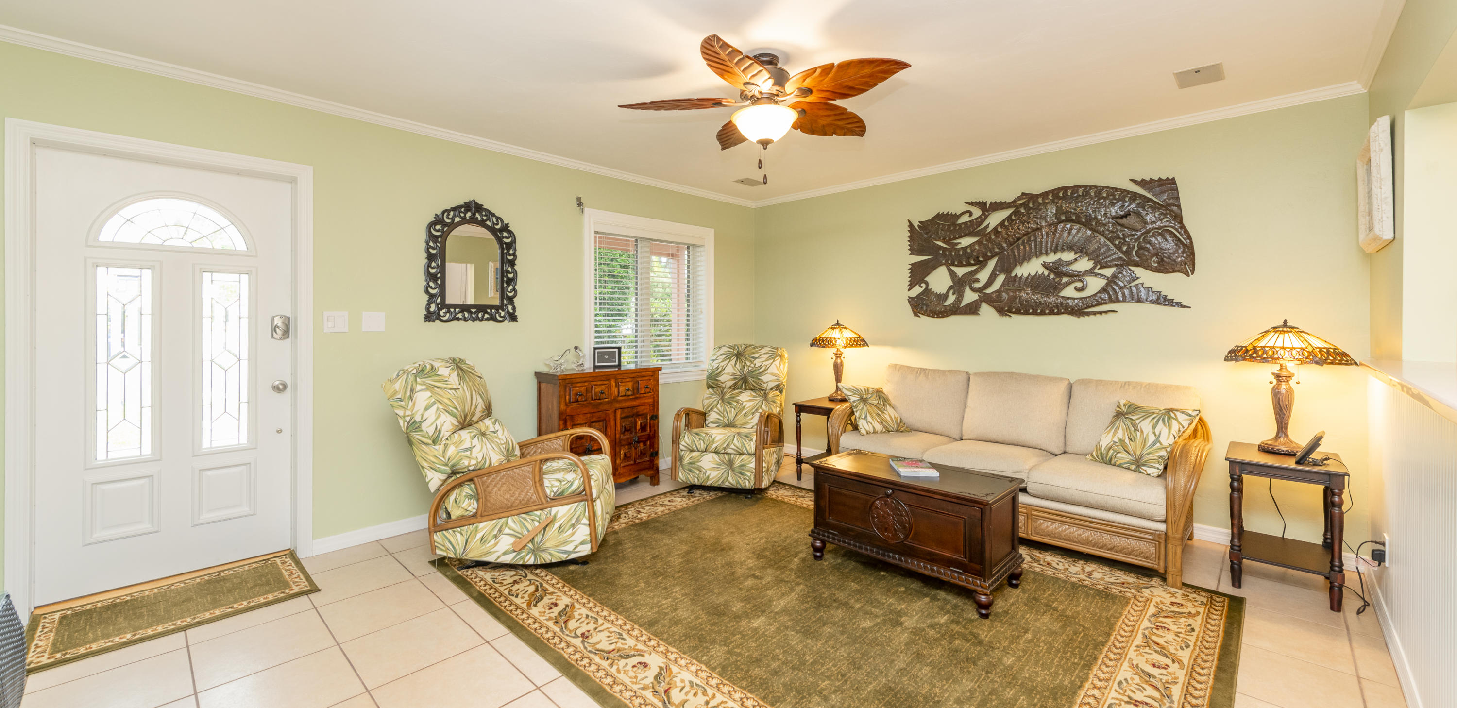 14 Bamboo Terrace Key Haven, FL 33040 - Photo 4 of 32 a living room with furniture
