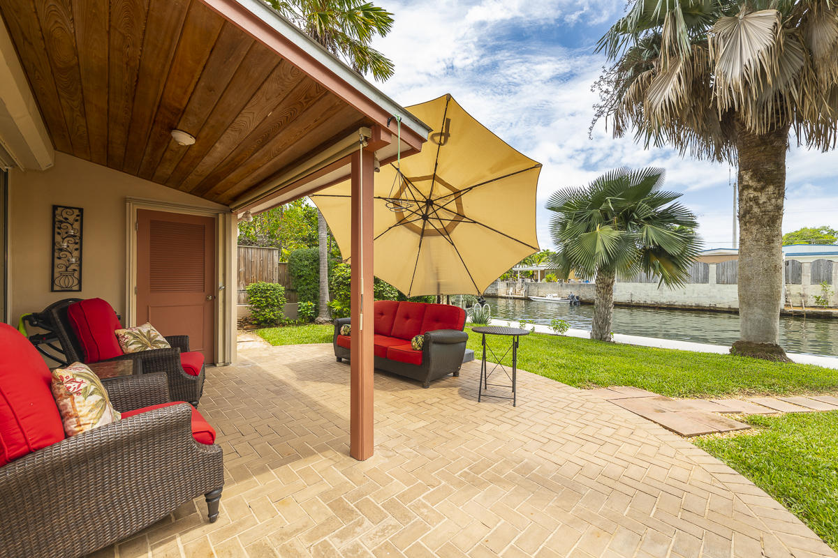 14 Bamboo Terrace Key Haven, FL 33040 - Photo 10 of 32 a garden view with a seating space