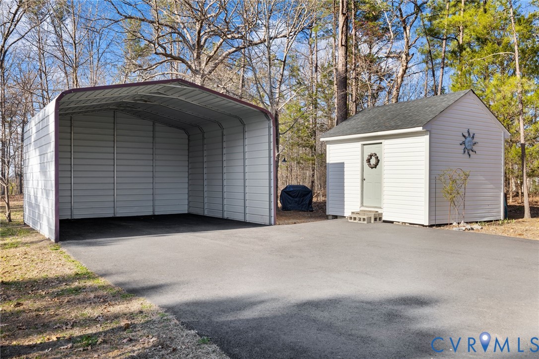 18730 Hawkins Church Road Dinwiddie, VA 23841 - Photo 26 of 39