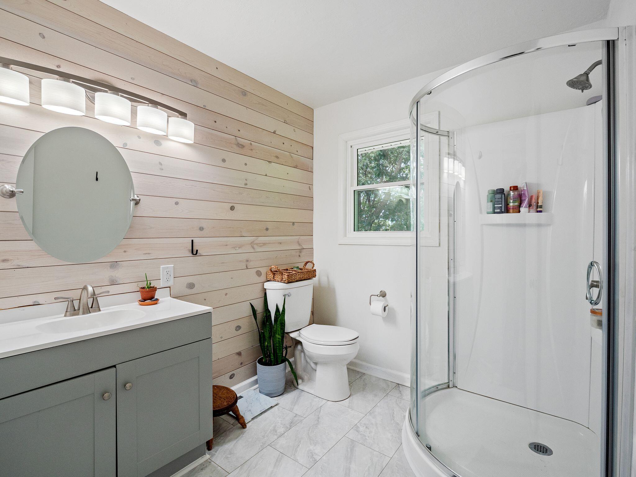 1701 Glendon Road Salem, VA 24153 - Photo 27 of 43 a bathroom with a sink toilet and shower