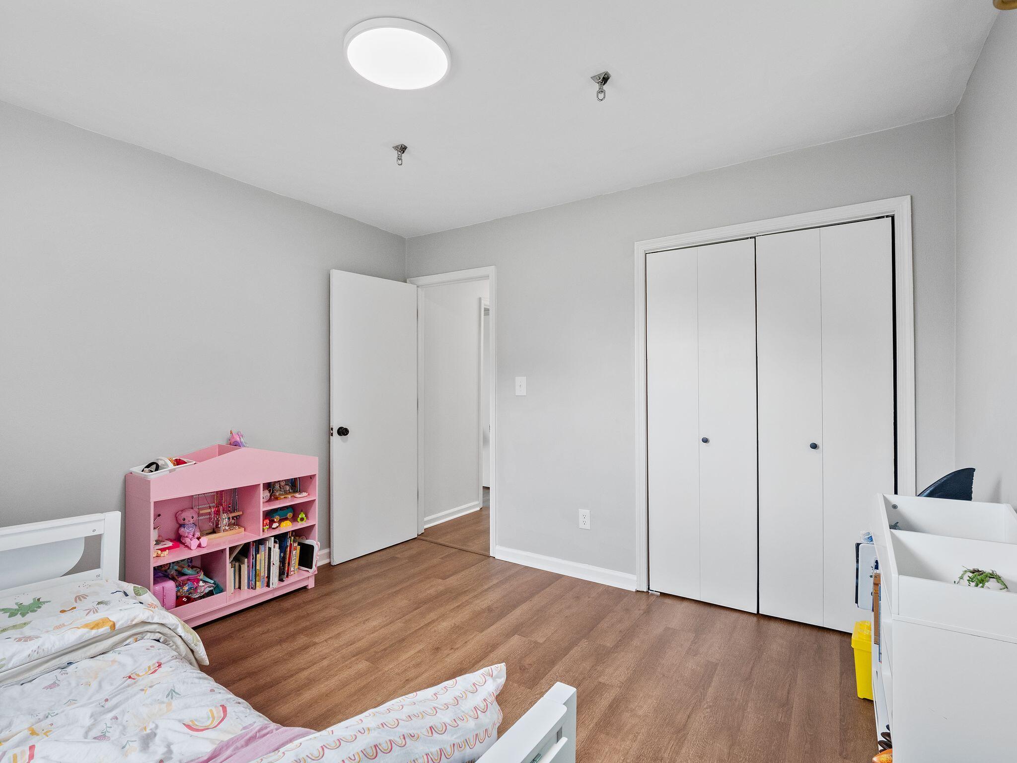 1701 Glendon Road Salem, VA 24153 - Photo 35 of 43 a bed room with a bed and a television