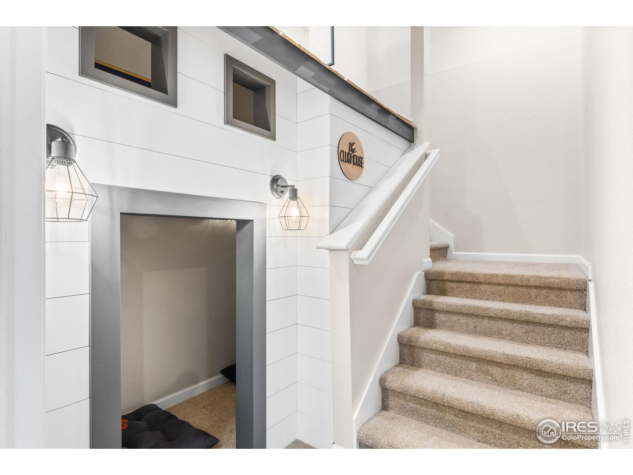 803 Old Wagon Trail Circle Lafayette, CO 80026 - Photo 20 of 30 a view of entryway