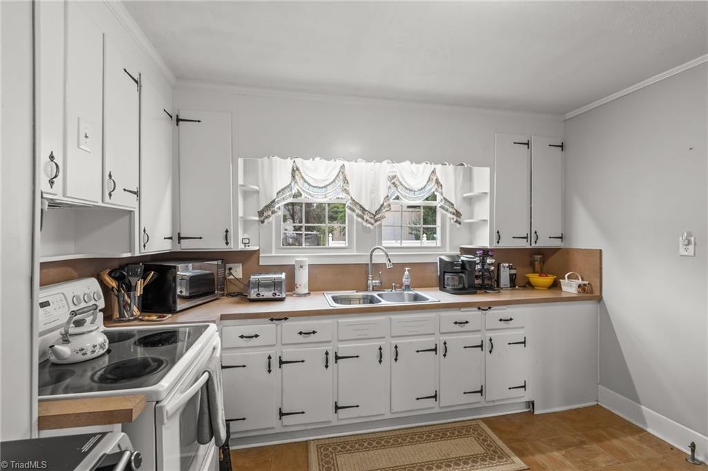 606 Cedar Street Eden, NC 27288 - Photo 10 of 38