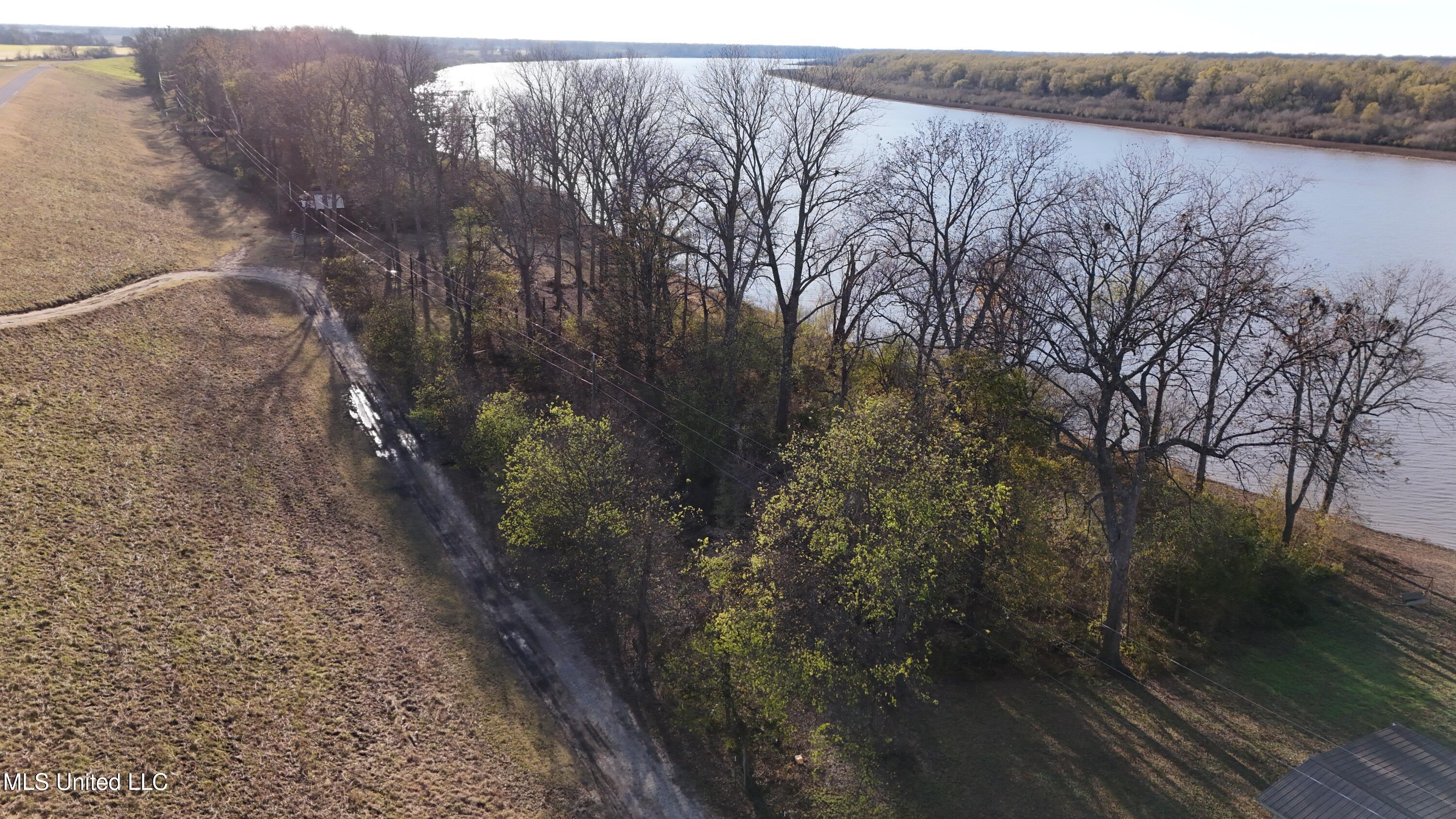 72 Loyd Road Beulah, MS 38726 - Photo 18 of 27 DJI_20251211161304_0153_D
