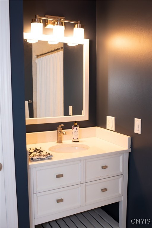 170 Franklin Street Auburn, NY 13021 - Photo 11 of 40 1st floor full Bath