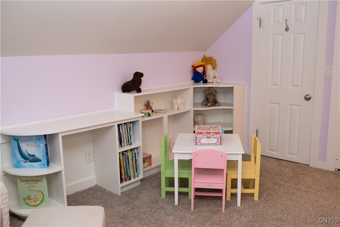 170 Franklin Street Auburn, NY 13021 - Photo 17 of 40 Adorable Built in's and storage w/ closets