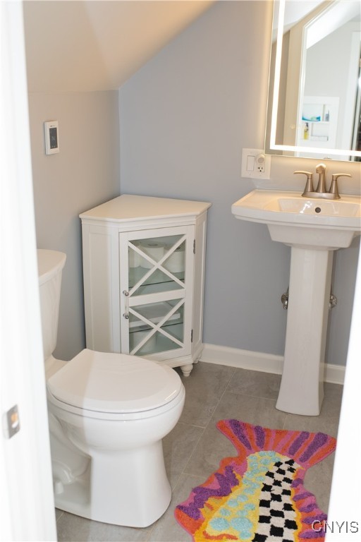 170 Franklin Street Auburn, NY 13021 - Photo 21 of 40 Full Upstairs Bath has heated floors!