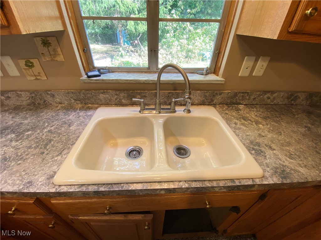 3601 Brinkmore Road Cleveland, OH 44121 - Photo 18 of 45 Kitchen sink