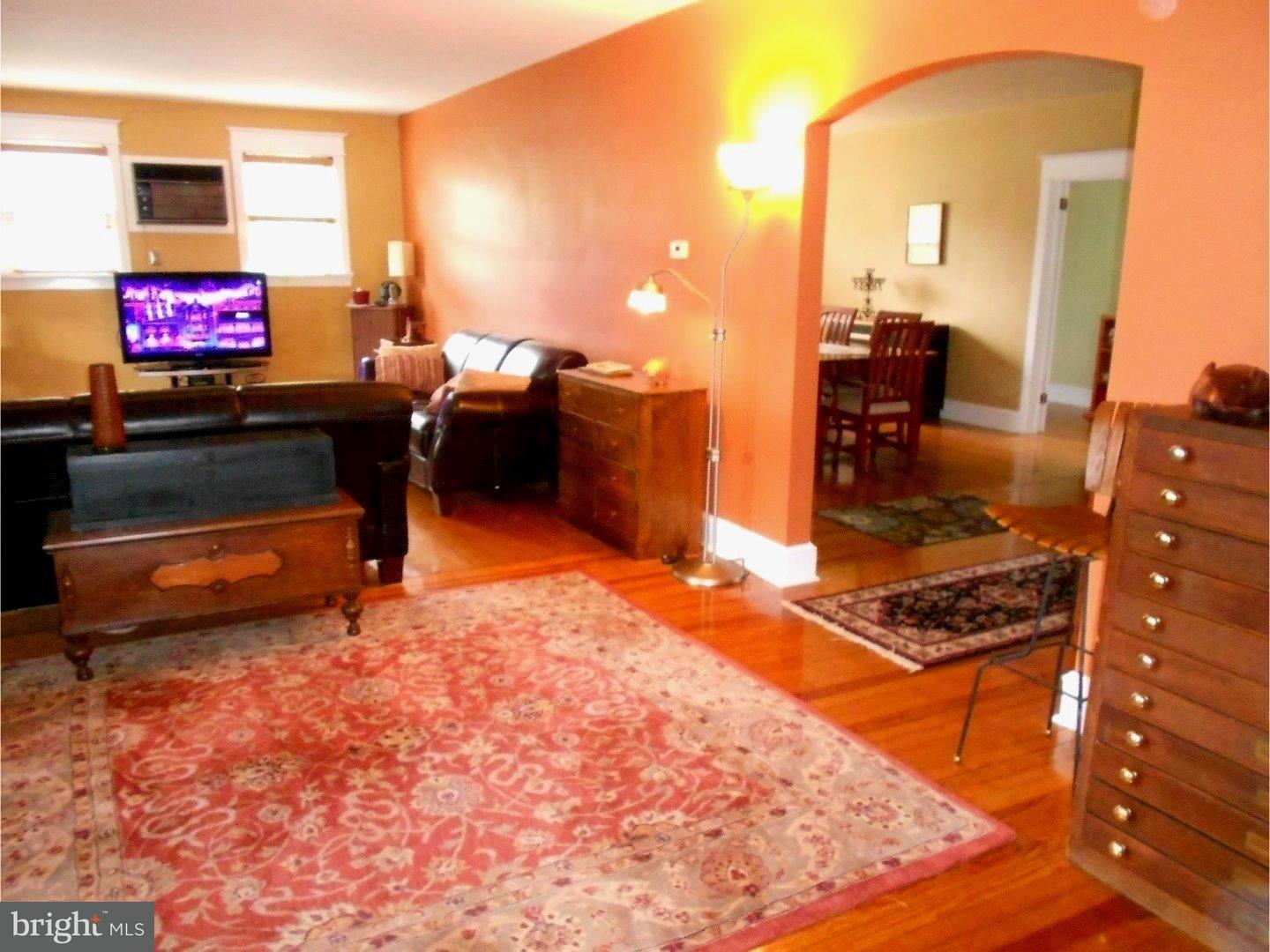 708 Ryanard Road Wallingford, PA 19086 - Photo 6 of 24 Living Room