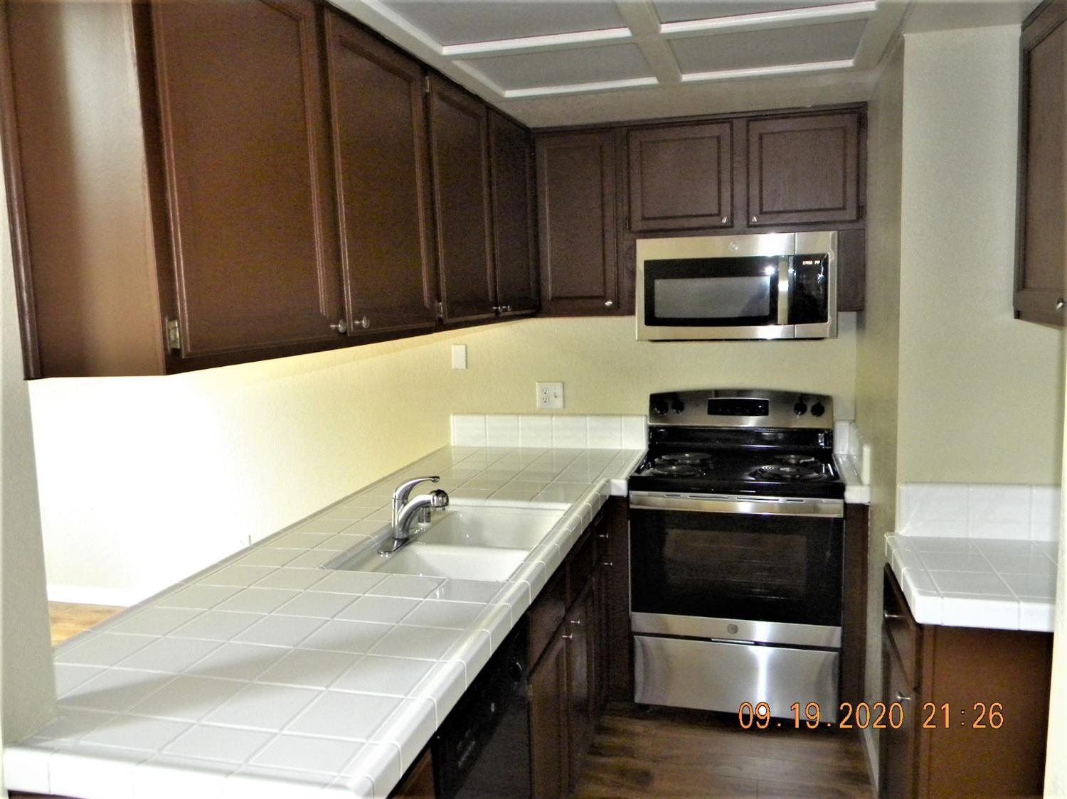 1365 Hood Road Sacramento, CA 95825 - Photo 3 of 15 Gallery Image 3