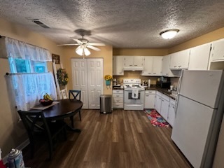 1119 South Curtis Avenue, Unit C32 Kankakee, IL 60901 - Photo 5 of 15