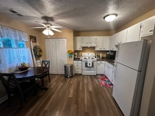 1119 South Curtis Avenue, Unit C32 Kankakee, IL 60901 - Photo 6 of 15