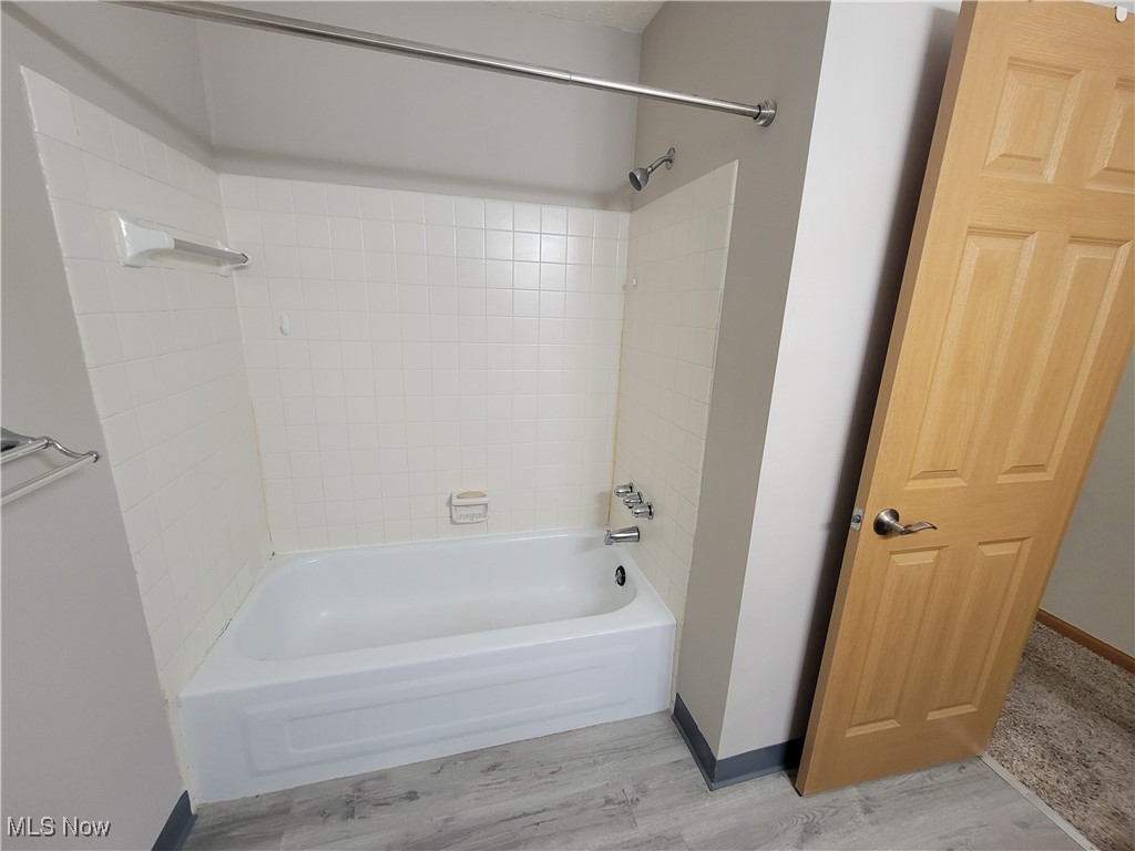 10983 Spear Road Painesville, OH 44077 - Photo 13 of 33 main floor full bath
