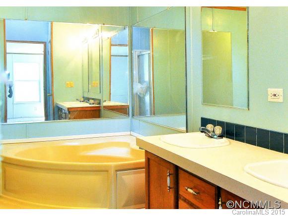 724 Buckeye Access Road Swannanoa, NC 28778 - Photo 15 of 19 Gallery Image 15