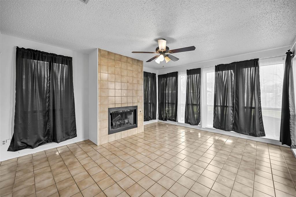 2018 South Center Street Arlington, TX 76010 - Photo 9 of 17