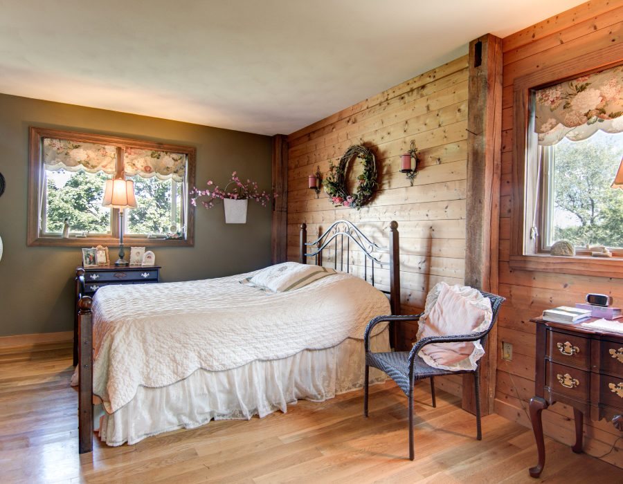 608 Hunter Road Caledonia, IL 61011 - Photo 13 of 25 a bedroom with a bed and a window