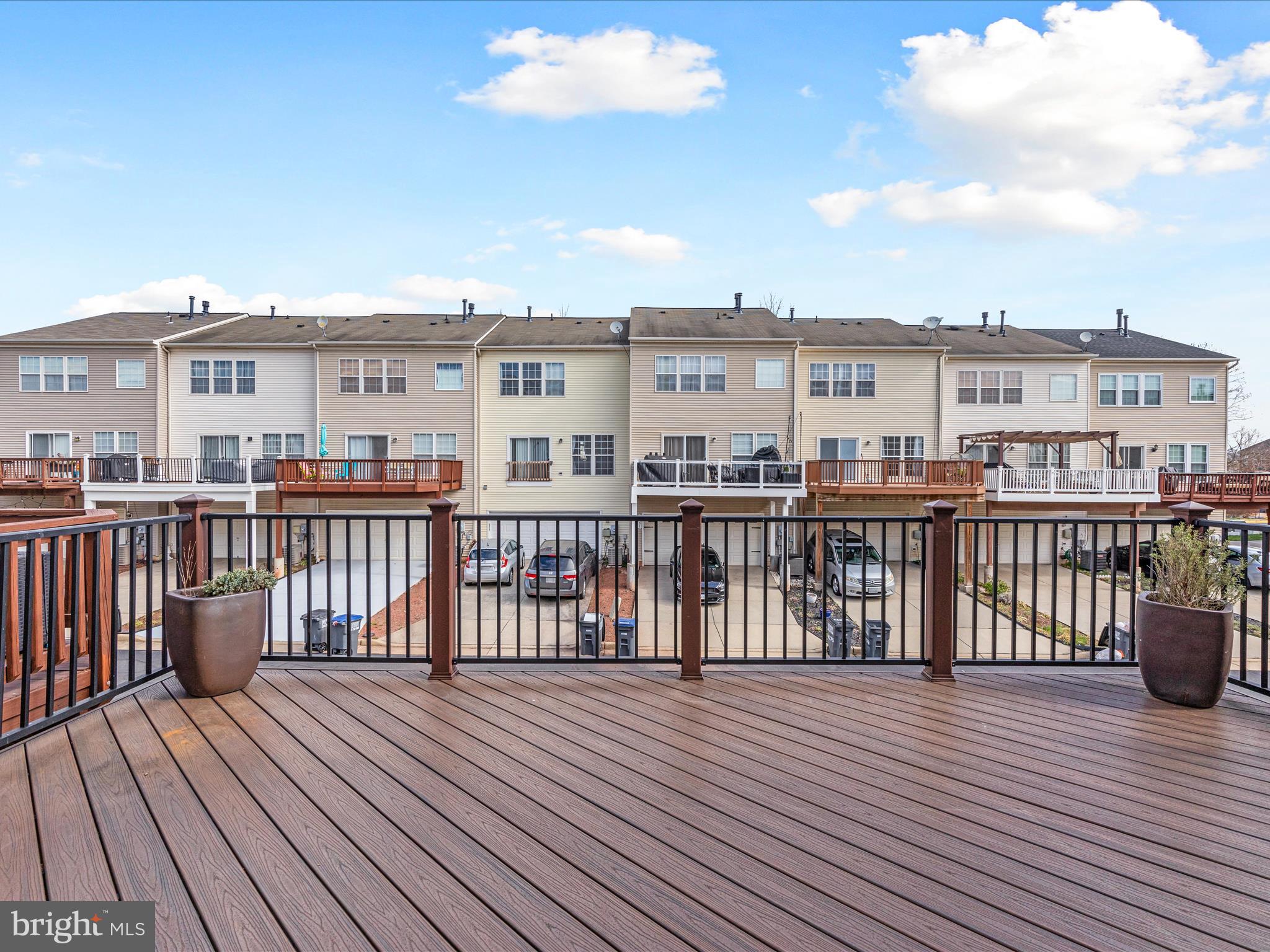 44258 Huron Terrace Ashburn, VA 20147 - Photo 28 of 33 Deck