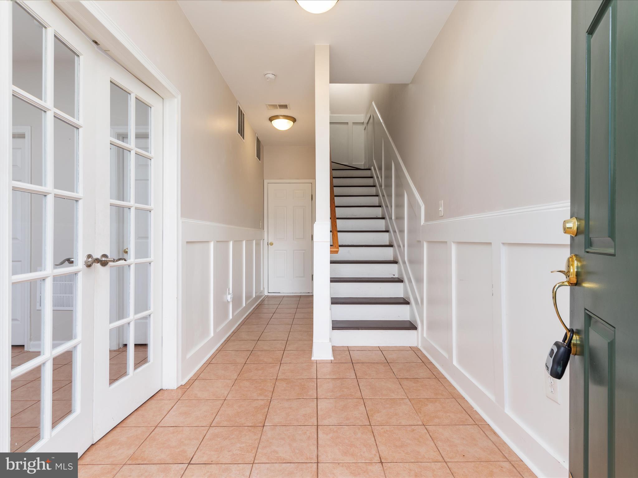 44258 Huron Terrace Ashburn, VA 20147 - Photo 4 of 33 Ground floor foyer