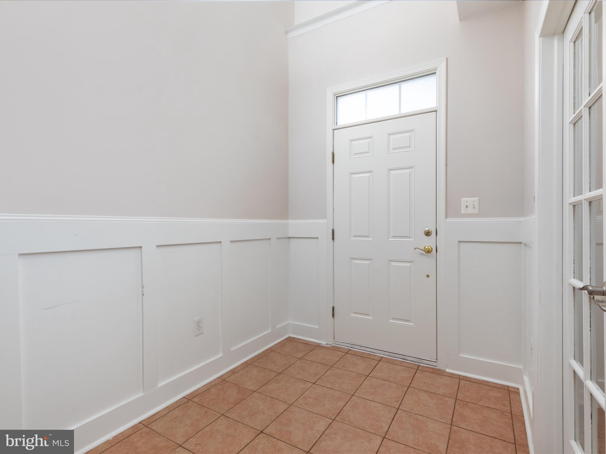 44258 Huron Terrace Ashburn, VA 20147 - Photo 5 of 33 Entrance