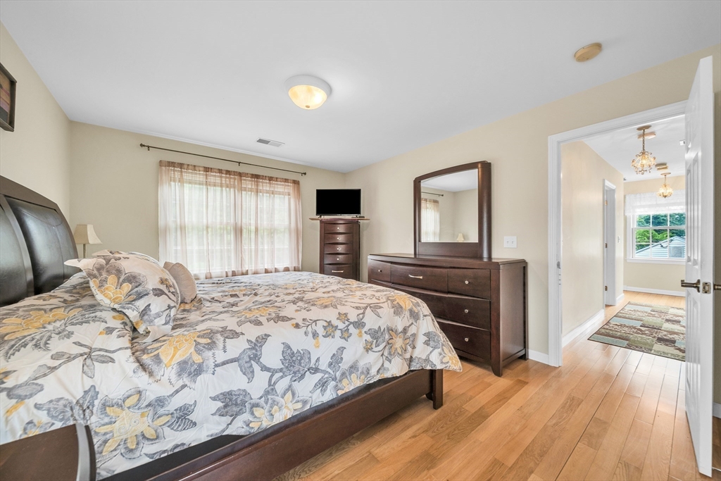 51 Barrington Road Longmeadow, MA 01106 - Photo 15 of 36