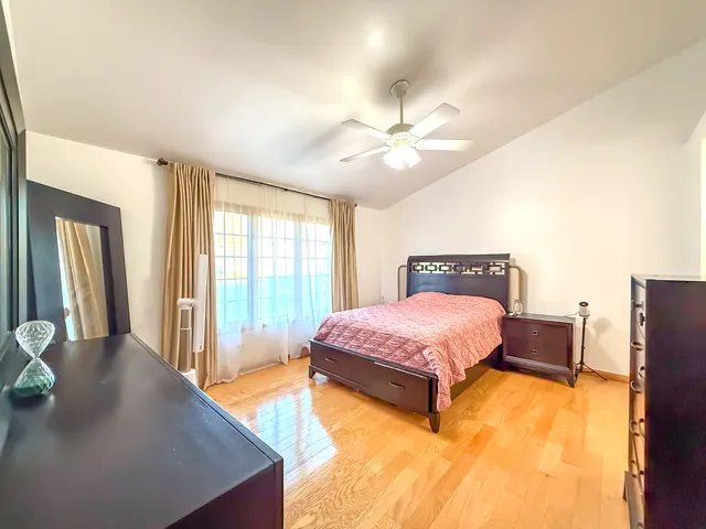 $345,000 | 6706 Pondview Drive, Tinley Park, IL 60477