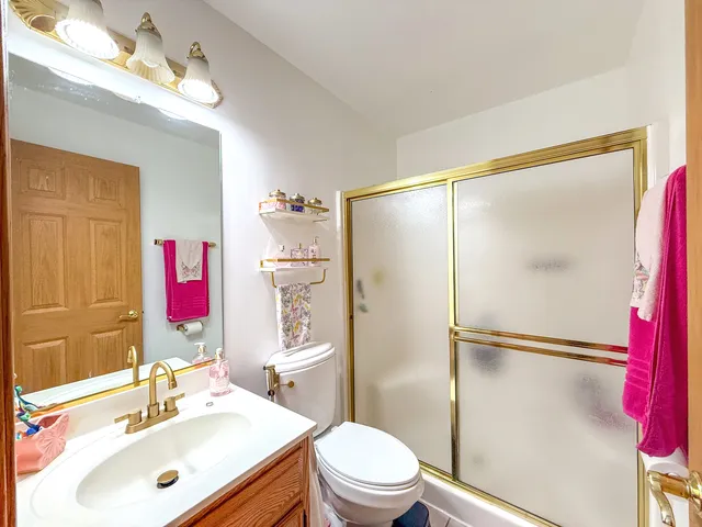 $345,000 | 6706 Pondview Drive, Tinley Park, IL 60477