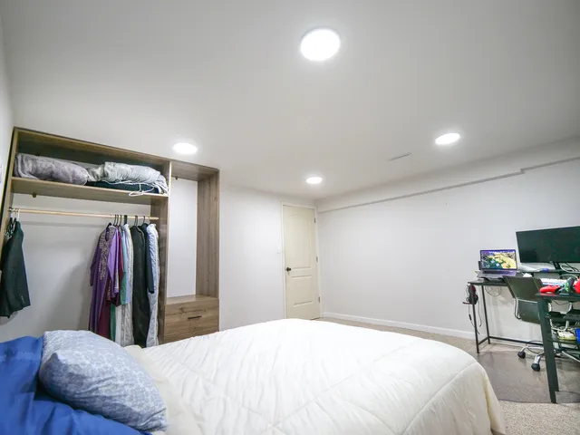 $345,000 | 6706 Pondview Drive, Tinley Park, IL 60477