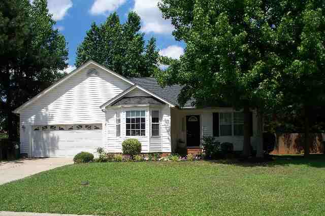 10 Chantilly Rue Court Simpsonville, SC 29681 - Photo 1 of 18 Gallery Image 1