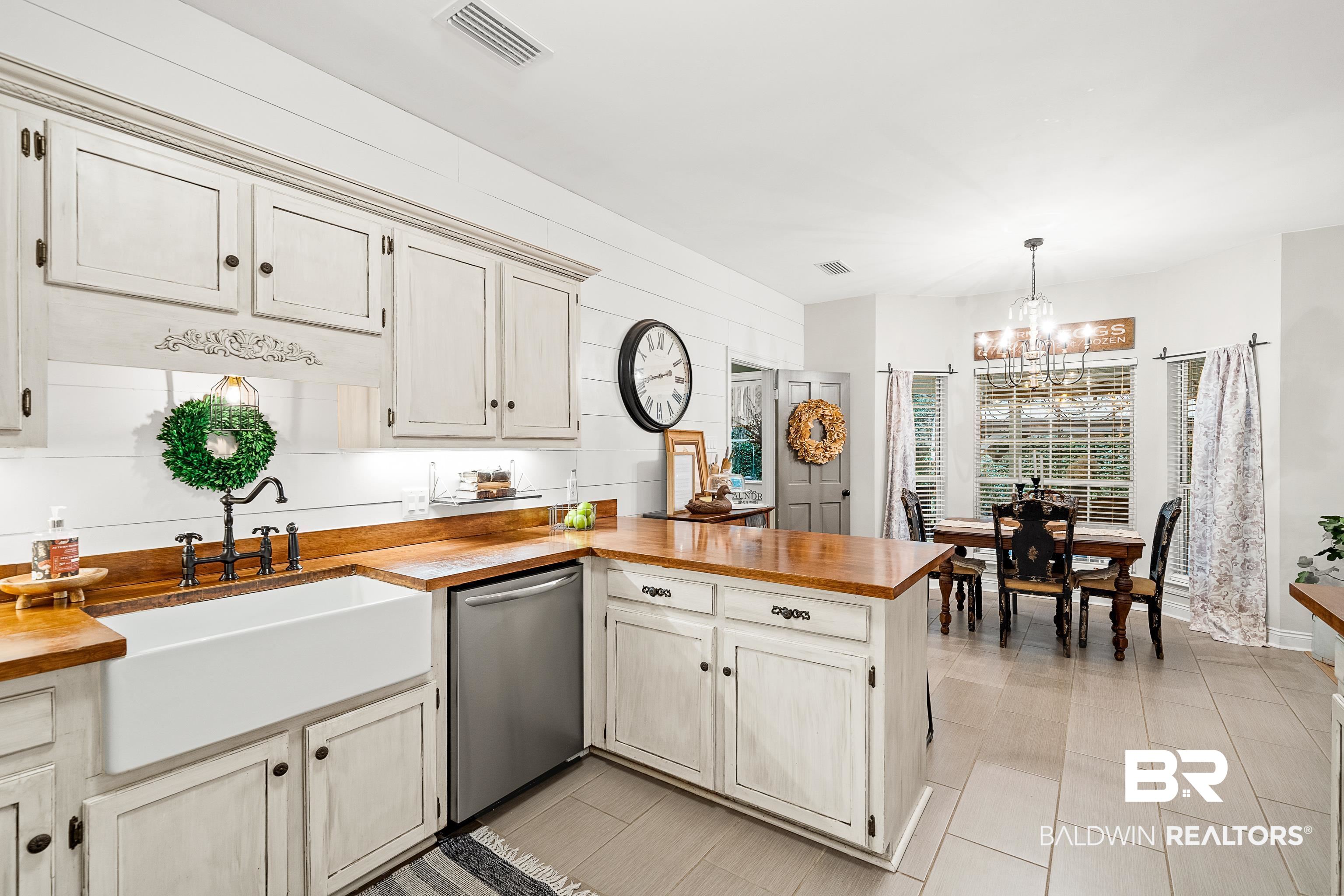 619 Ridgewood Drive Daphne, AL 36526 - Photo 27 of 47 Kitchen