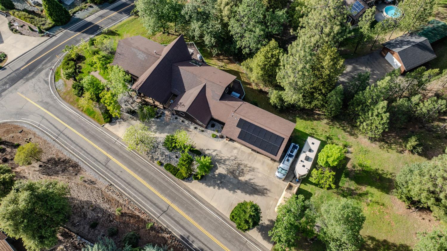 12091 Mierkey Road Jackson, CA 95642 - Photo 74 of 87 an aerial view of a house with a yard and garden