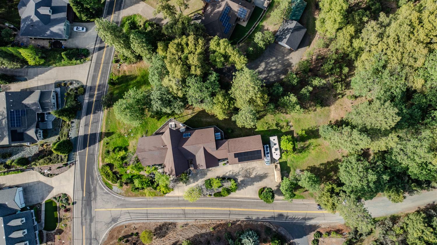 12091 Mierkey Road Jackson, CA 95642 - Photo 78 of 87 an aerial view of a house with a yard and garden