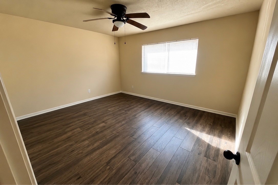 12194 Beamer Road Houston, TX 77089 - Photo 2 of 8 Gallery Image 2