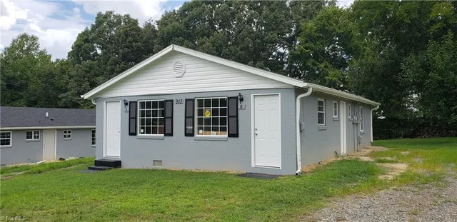 $695 | 903 Douglas Drive, Unit A, Thomasville, NC 27360