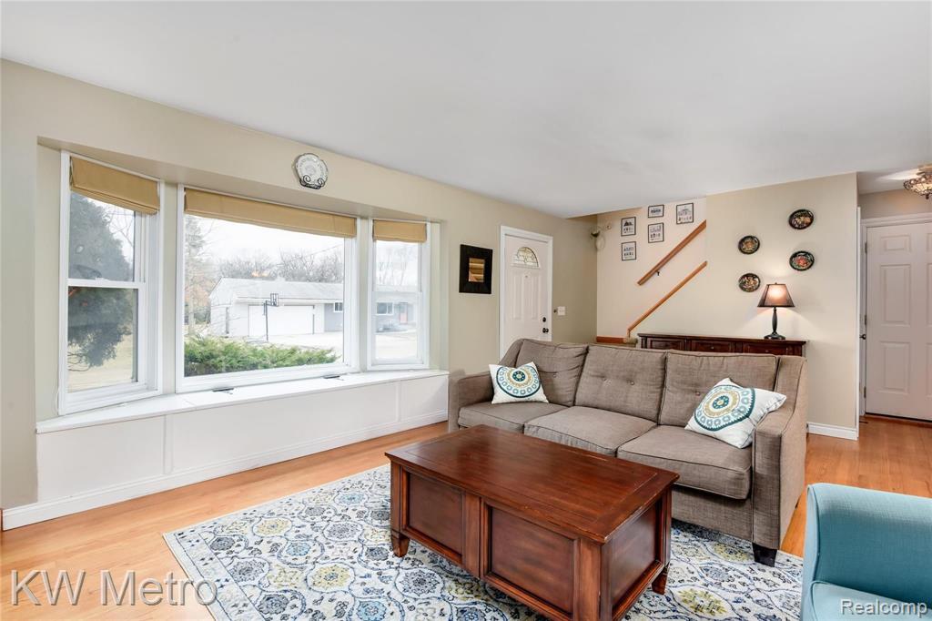 550 May Road Rochester Hills, MI 48307 - Photo 5 of 28