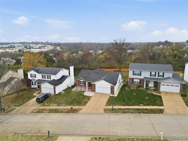 $390,000 | 9624 Chamblin Drive, St. Louis, MO 63123
