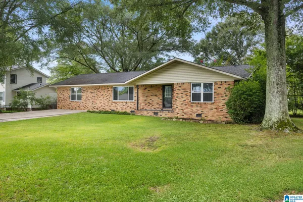 $224,300 | 1941 Dialsdale Drive Southwest, Cullman, AL 35055