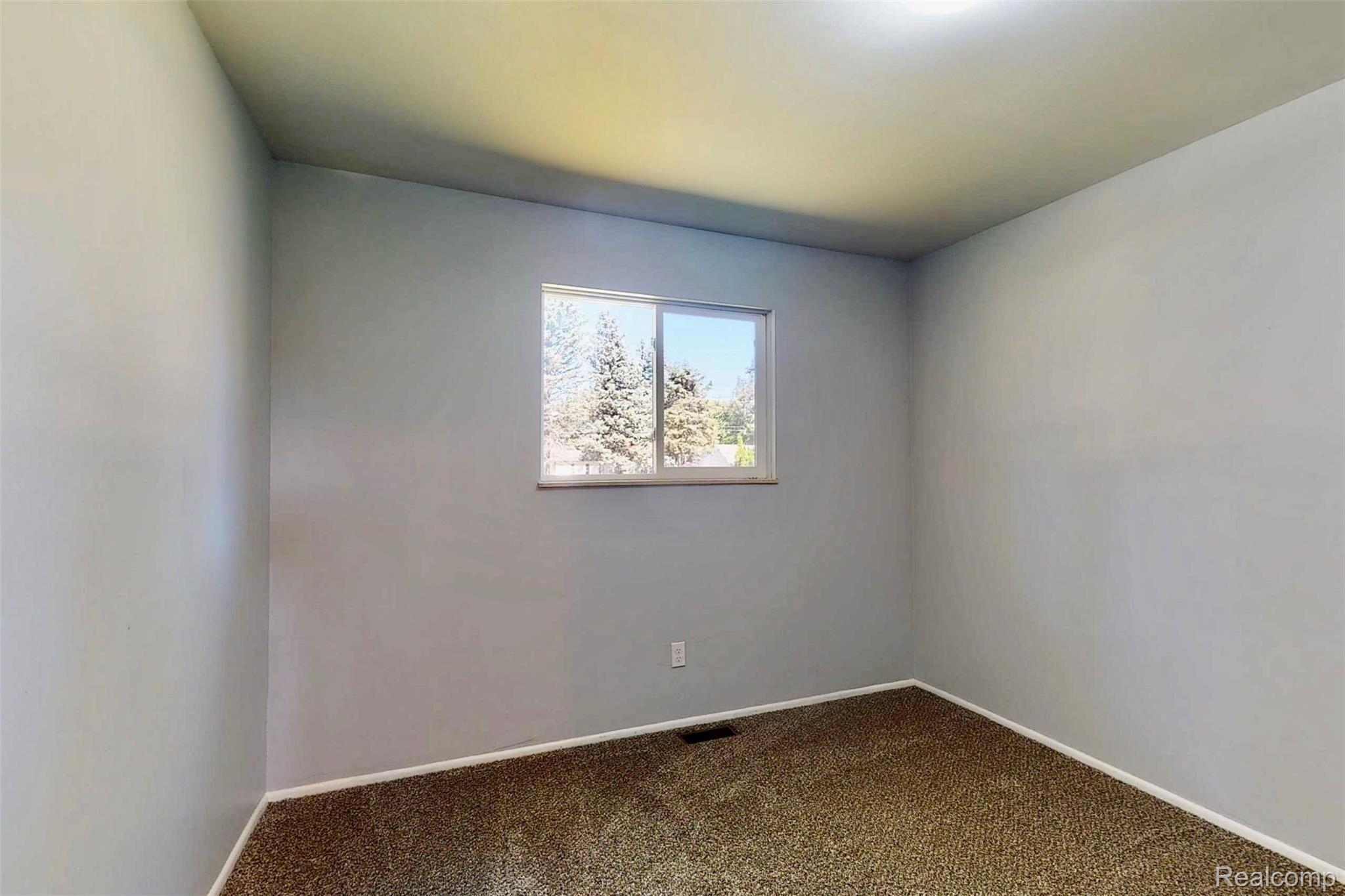 4346 Crosby Road Flint, MI 48506 - Photo 21 of 47 AF347148-5CB4-4FAF-806C-E993BD2912BF_1_201_a.jpeg