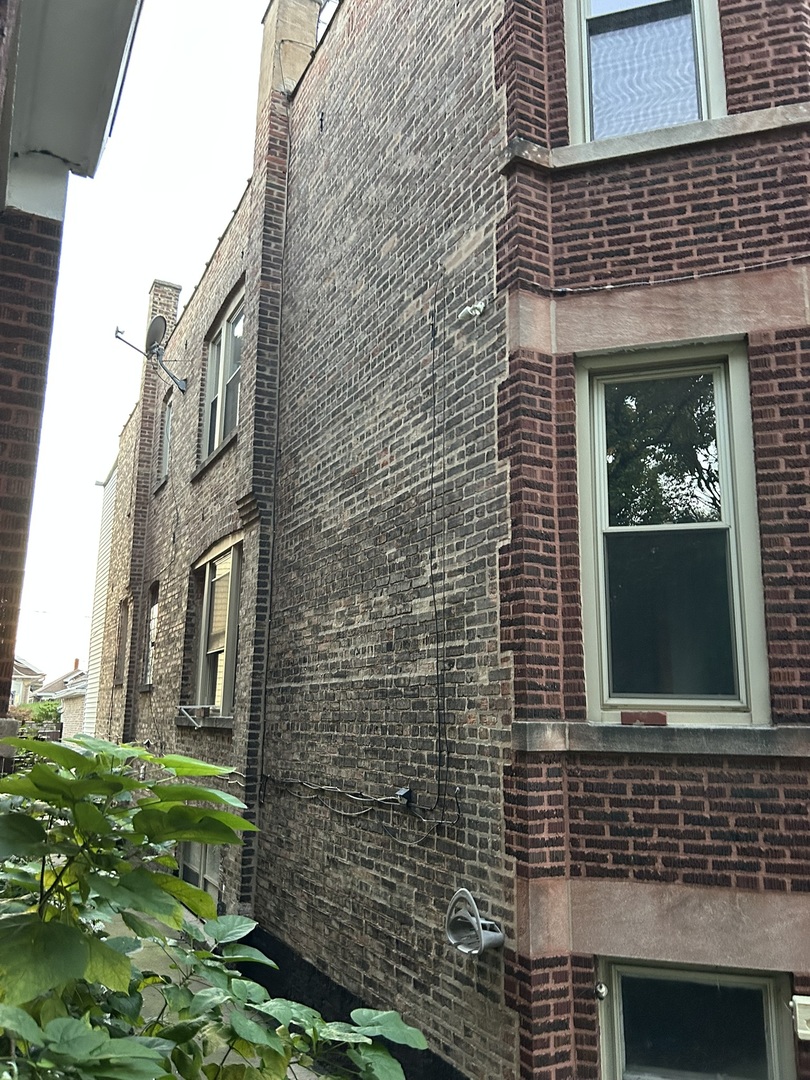 2114 Highland Avenue Berwyn, IL 60402 - Photo 4 of 47